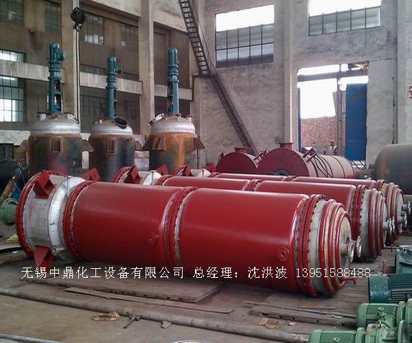 如何正确选购离心式刮板薄膜蒸发器?中鼎化工告诉您技巧。